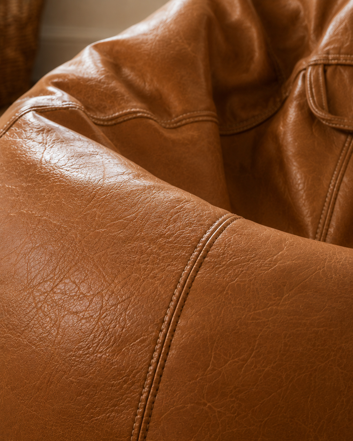 Pouf de salon effet cuir cognac